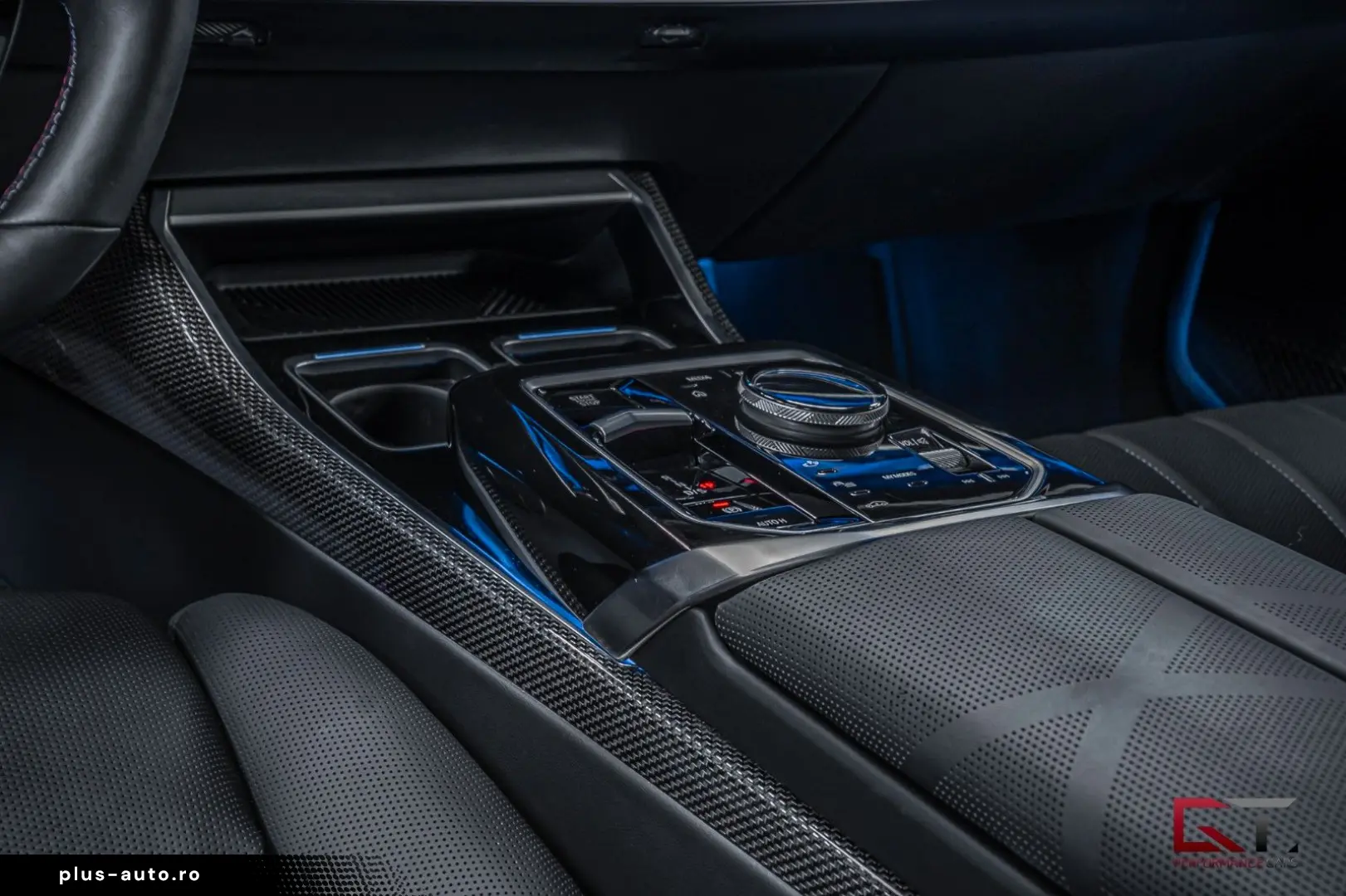 BMW M760 e xDrive Theatre B&W Executive Pano Sky DAP
