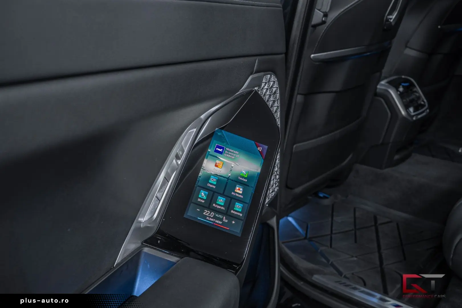 BMW M760 e xDrive Theatre B&W Executive Pano Sky DAP