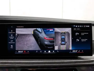 BMW M760e xDrive  Excl. Lounge  B&W  Sky L. Massage