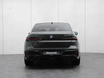 BMW M760e xDrive  Excl. Lounge  B&W  Sky L. Massage