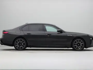 BMW M760 7 Serie M760e xDrive SoH 100%