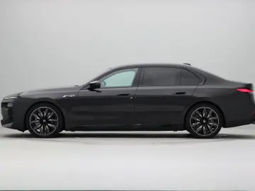 BMW M760 7 Serie M760e xDrive SoH 100%