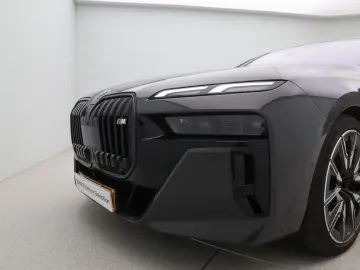 BMW M760 7 Serie M760e xDrive SoH 100%