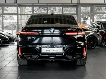 BMW M760e Performance Paket Iconic Sky Inno HUD