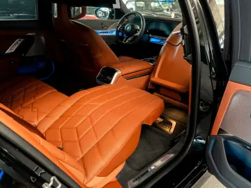 BMW M760e Performance Paket Iconic Sky Inno HUD