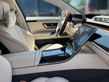 MERCEDES-BENZ S 500 4M AMG Pano AIR Burm3D HAL Stdhz…