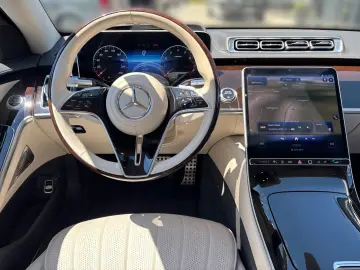 MERCEDES-BENZ S 500 4M AMG Pano AIR Burm3D HAL Stdhz…