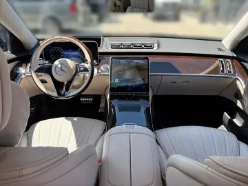 MERCEDES-BENZ S 500 4M AMG Pano AIR Burm3D HAL Stdhz…