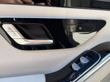 MERCEDES-BENZ S 500 4M AMG Pano AIR Burm3D HAL Stdhz…