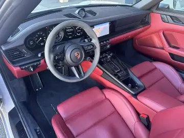 Porsche 911 Targa (992)