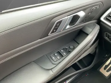 BMW X6 xDrive30d M SPORT PANO AHK HARMAN KARDON RÜCK