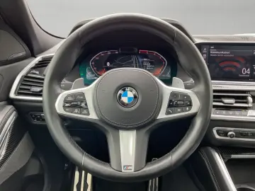 BMW X6 xDrive30d M SPORT PANO AHK HARMAN KARDON RÜCK