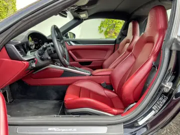 🚀 Porsche 911 Targa 4S (992)