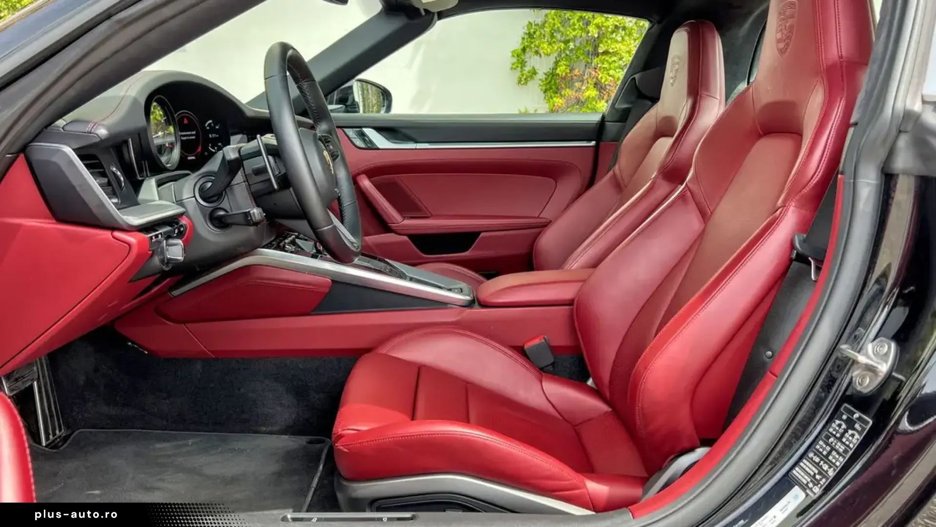 🚀 Porsche 911 Targa 4S (992)