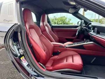 🚀 Porsche 911 Targa 4S (992)