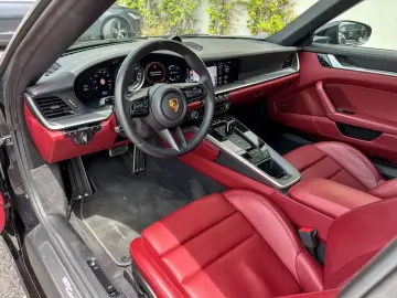 🚀 Porsche 911 Targa 4S (992)