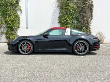 🚀 Porsche 911 Targa 4S (992)