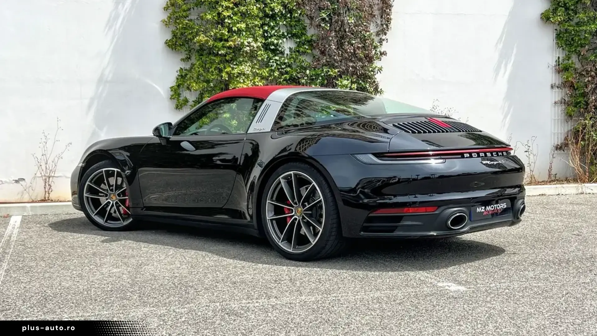 🚀 Porsche 911 Targa 4S (992)