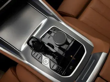 BMW X6 xDrive 30dA M-Sport AHK PANO SHZ Parkass  HUD