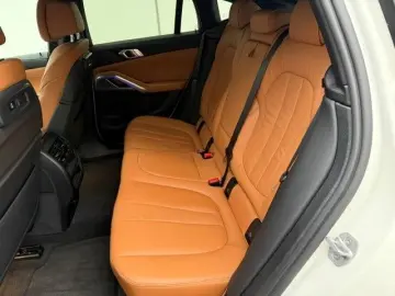 BMW X6 xDrive 30dA M-Sport AHK PANO SHZ Parkass  HUD