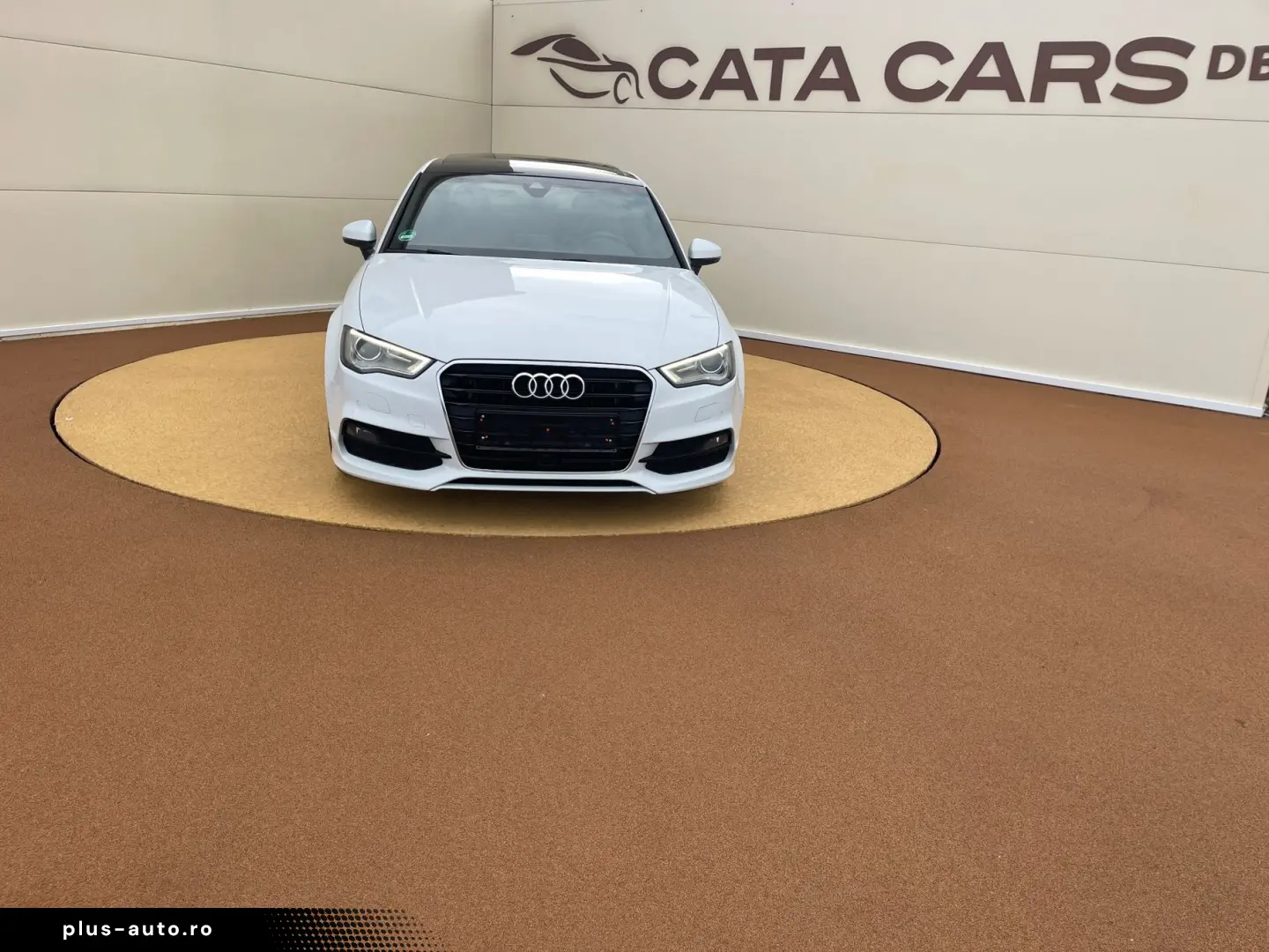 Audi A3  2.0TDI  SLINE  BI-Xenon  Panoramic  Keyless  Distro