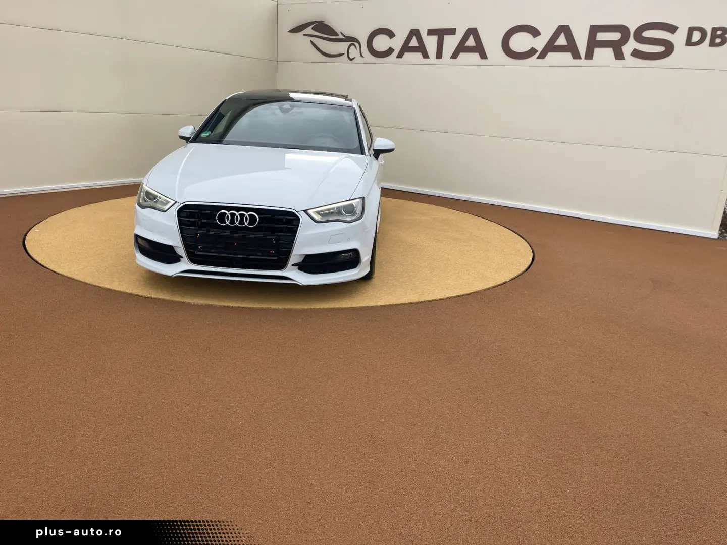 Audi A3  2.0TDI  SLINE  BI-Xenon  Panoramic  Keyless  Distro