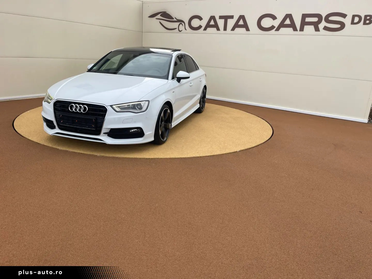 Audi A3  2.0TDI  SLINE  BI-Xenon  Panoramic  Keyless  Distro