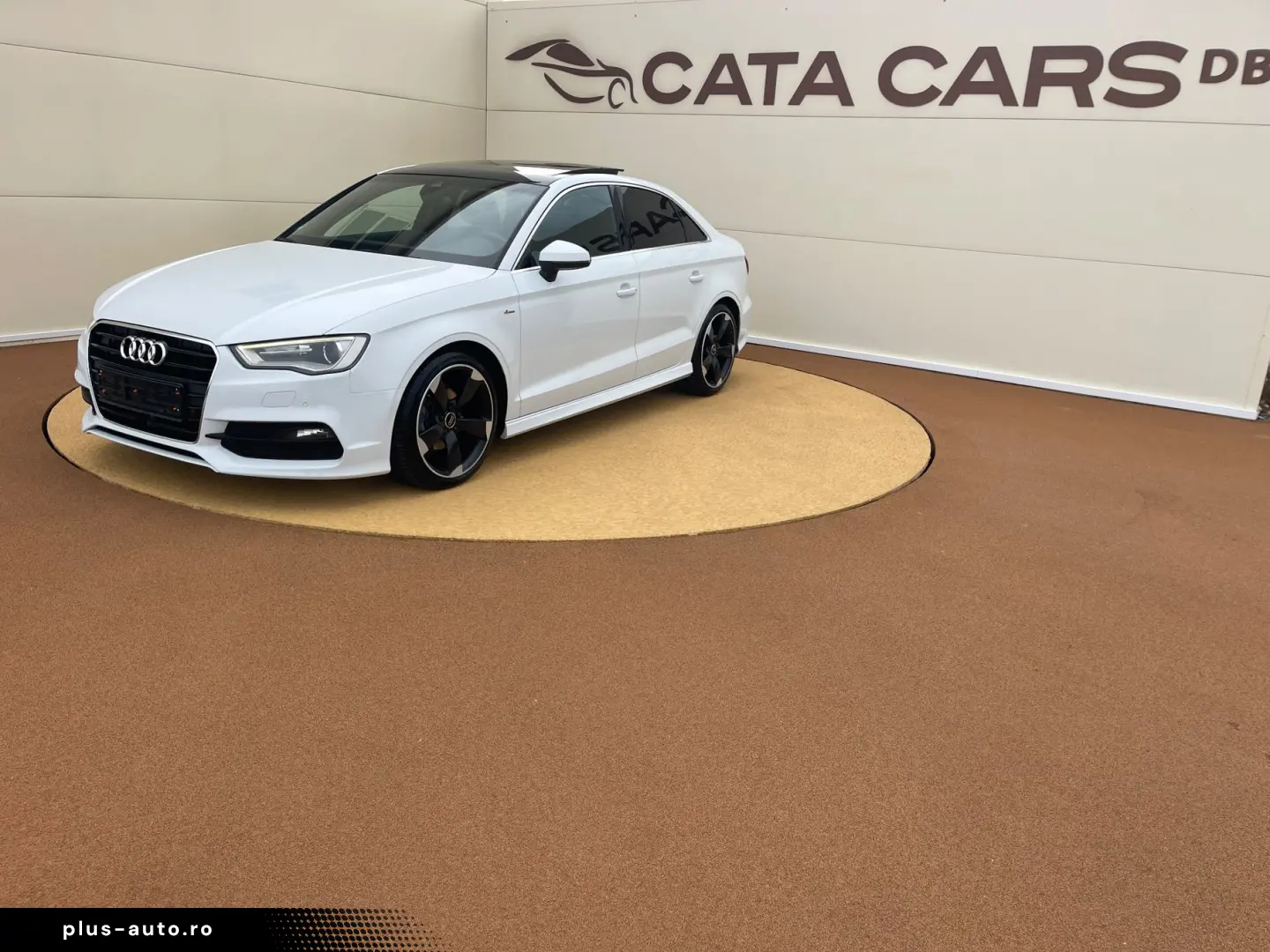 Audi A3  2.0TDI  SLINE  BI-Xenon  Panoramic  Keyless  Distro
