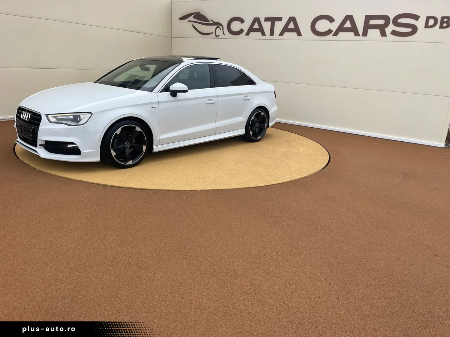 Audi A3  2.0TDI  SLINE  BI-Xenon  Panoramic  Keyless  Distro
