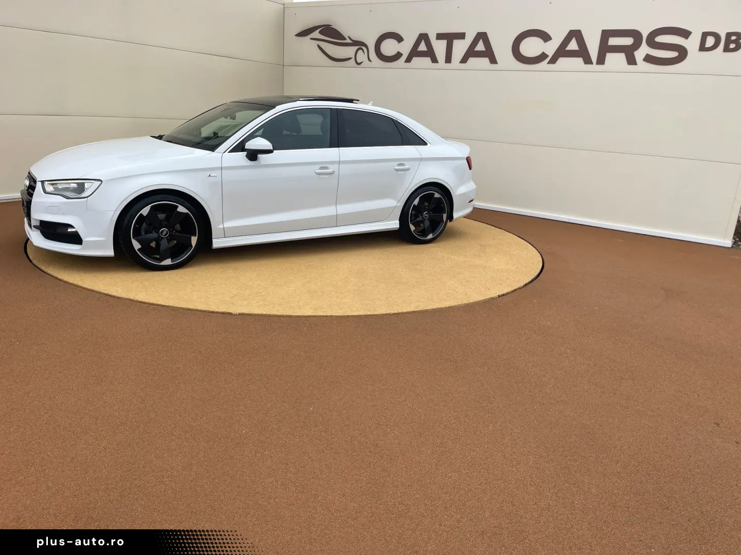 Audi A3  2.0TDI  SLINE  BI-Xenon  Panoramic  Keyless  Distro