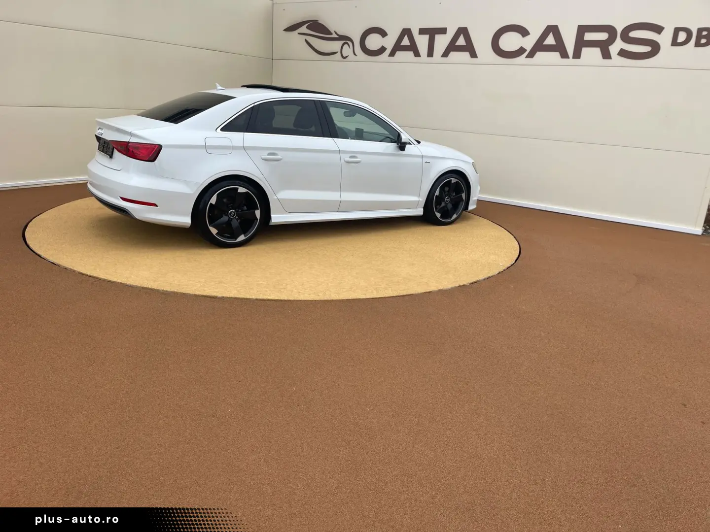 Audi A3  2.0TDI  SLINE  BI-Xenon  Panoramic  Keyless  Distro