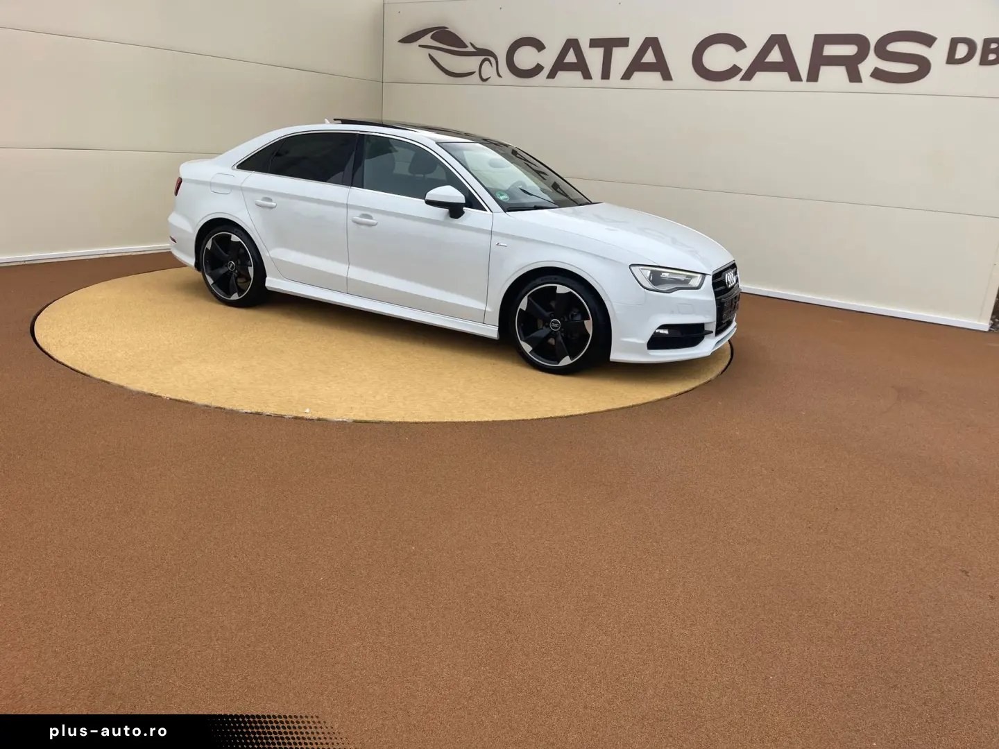 Audi A3  2.0TDI  SLINE  BI-Xenon  Panoramic  Keyless  Distro