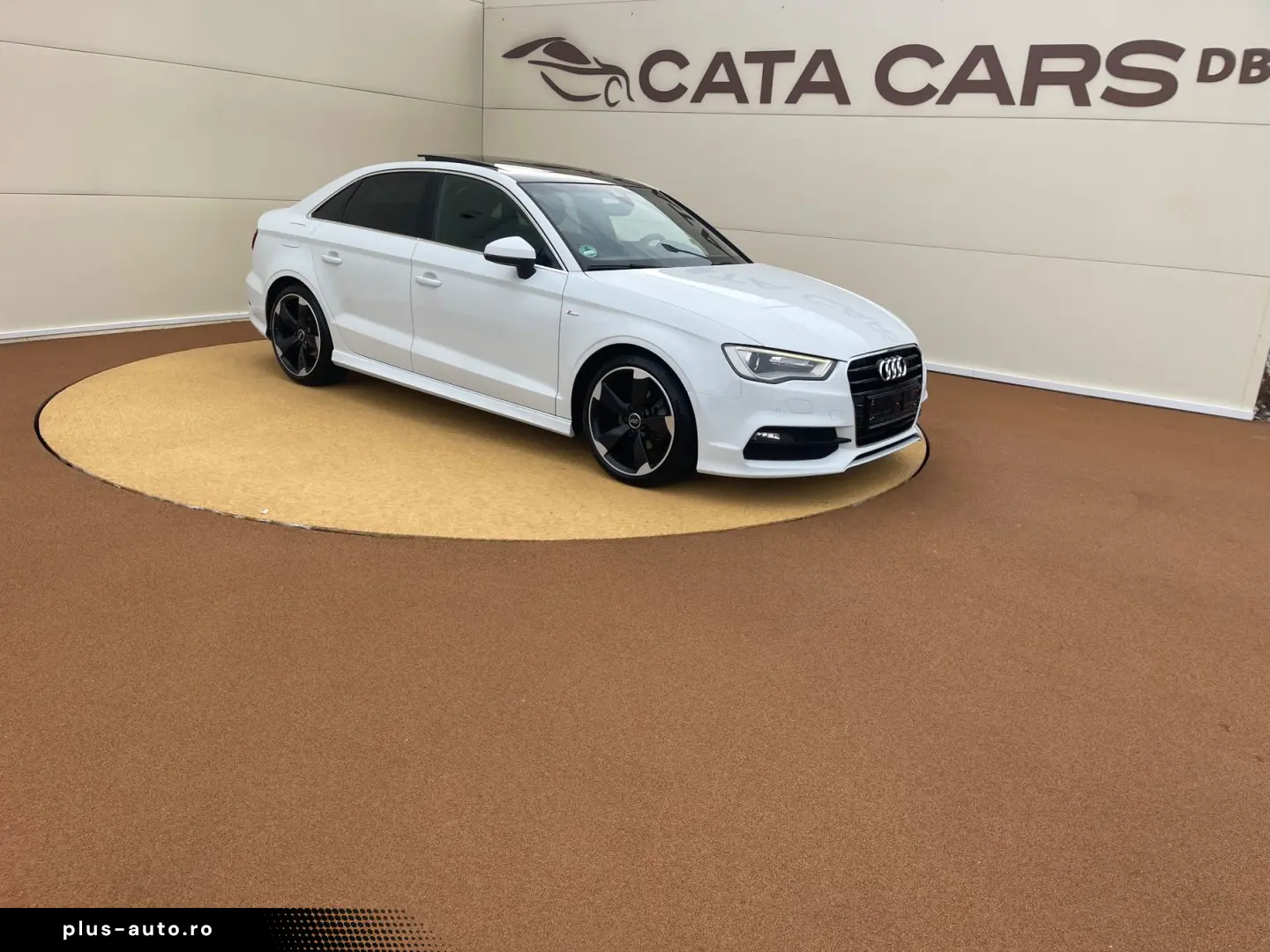 Audi A3  2.0TDI  SLINE  BI-Xenon  Panoramic  Keyless  Distro