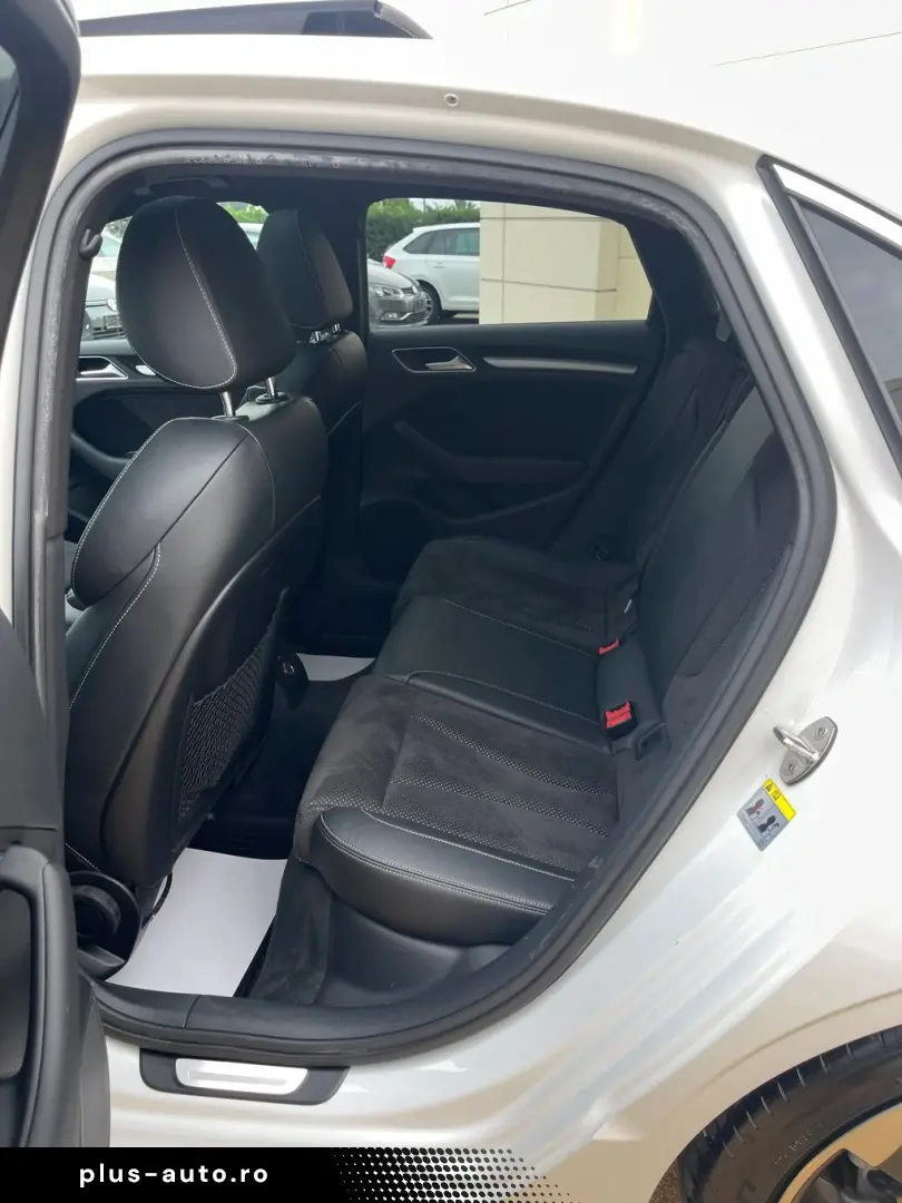 Audi A3  2.0TDI  SLINE  BI-Xenon  Panoramic  Keyless  Distro