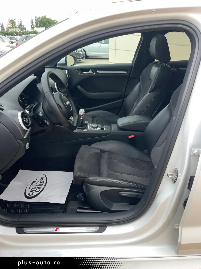 Audi A3  2.0TDI  SLINE  BI-Xenon  Panoramic  Keyless  Distro