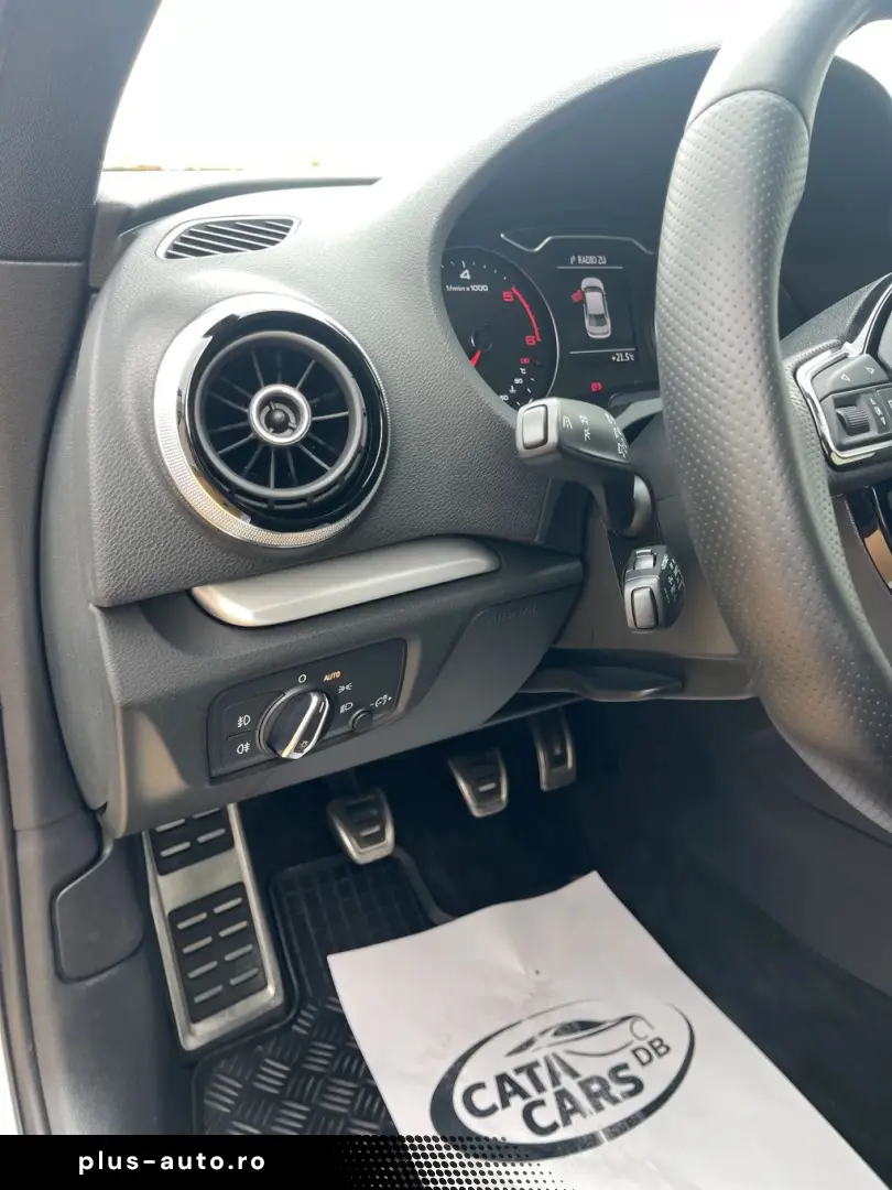 Audi A3  2.0TDI  SLINE  BI-Xenon  Panoramic  Keyless  Distro