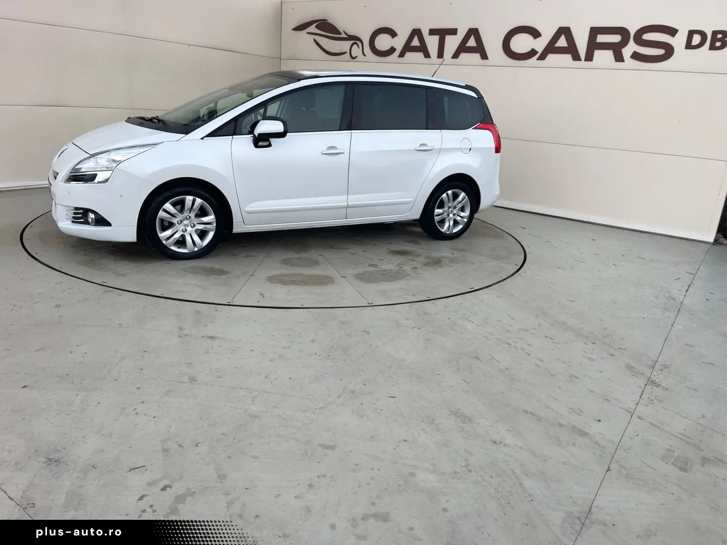 Peugeot 5008 2.0HDI  150CP  Panoramic  Navi  Head Up  Pilot