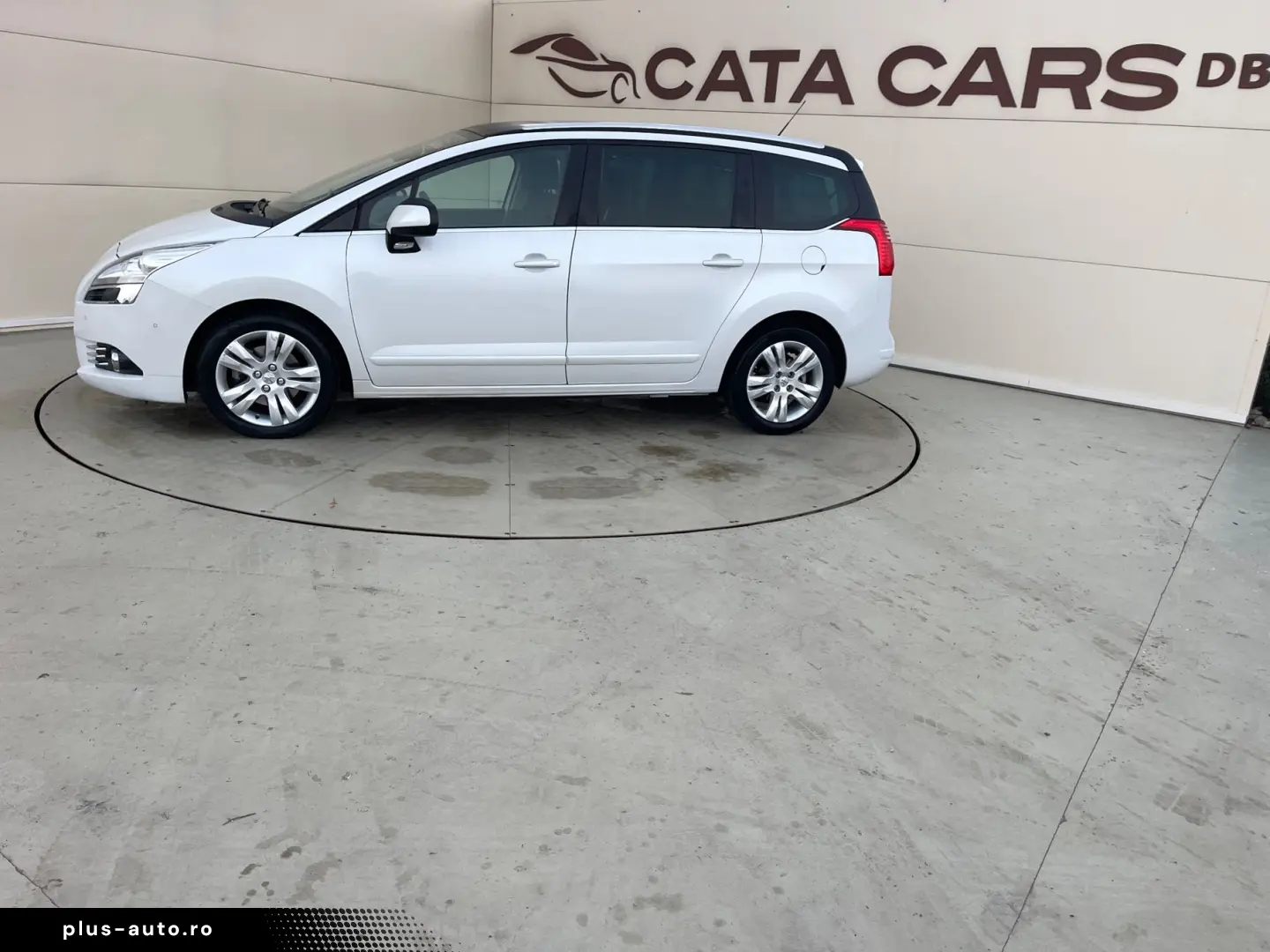 Peugeot 5008 2.0HDI  150CP  Panoramic  Navi  Head Up  Pilot