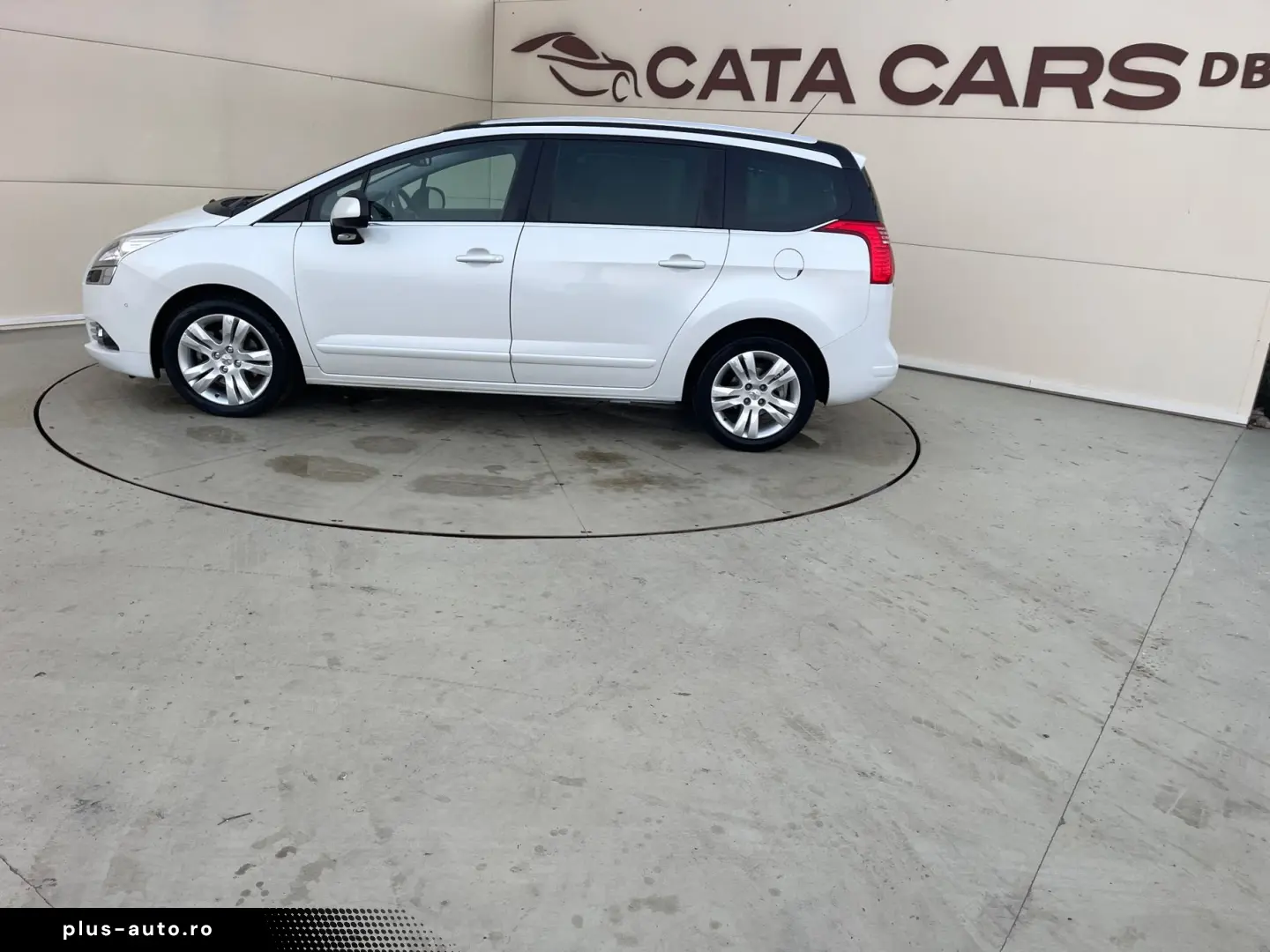 Peugeot 5008 2.0HDI  150CP  Panoramic  Navi  Head Up  Pilot