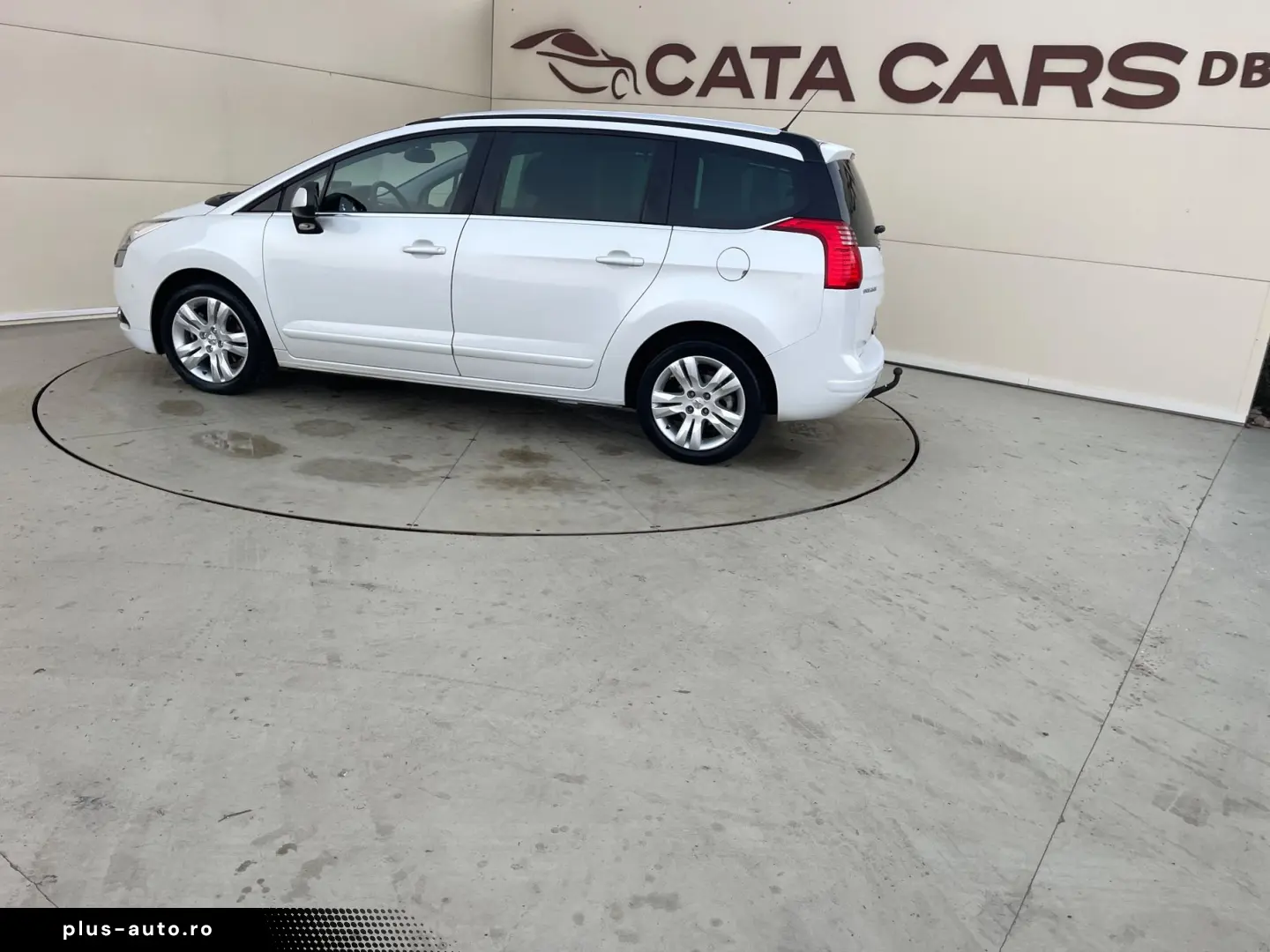 Peugeot 5008 2.0HDI  150CP  Panoramic  Navi  Head Up  Pilot