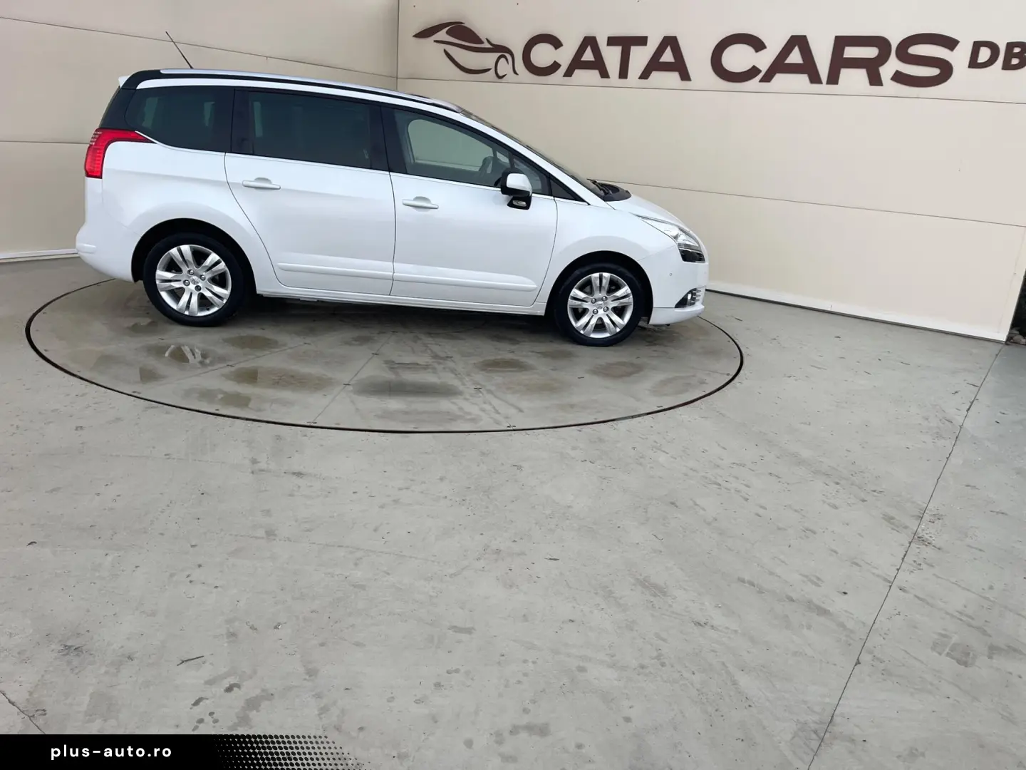 Peugeot 5008 2.0HDI  150CP  Panoramic  Navi  Head Up  Pilot