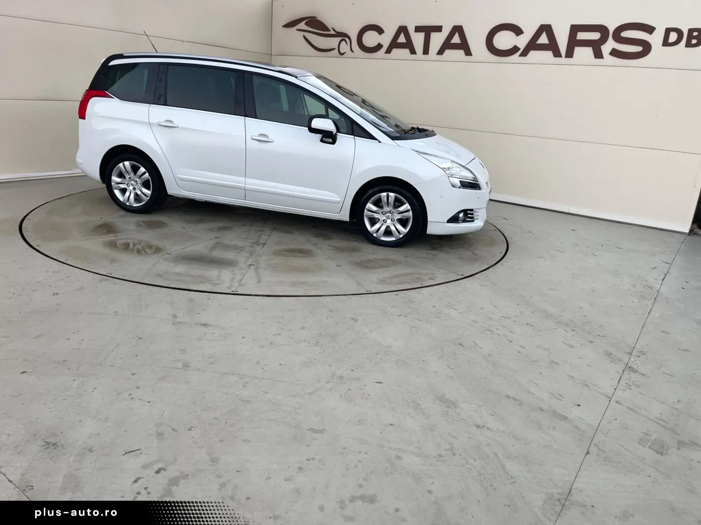 Peugeot 5008 2.0HDI  150CP  Panoramic  Navi  Head Up  Pilot
