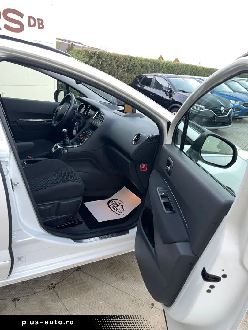 Peugeot 5008 2.0HDI  150CP  Panoramic  Navi  Head Up  Pilot