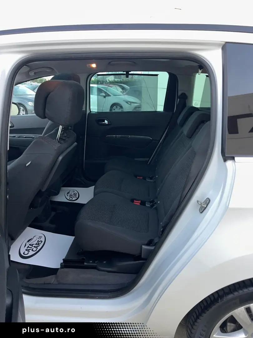 Peugeot 5008 2.0HDI  150CP  Panoramic  Navi  Head Up  Pilot