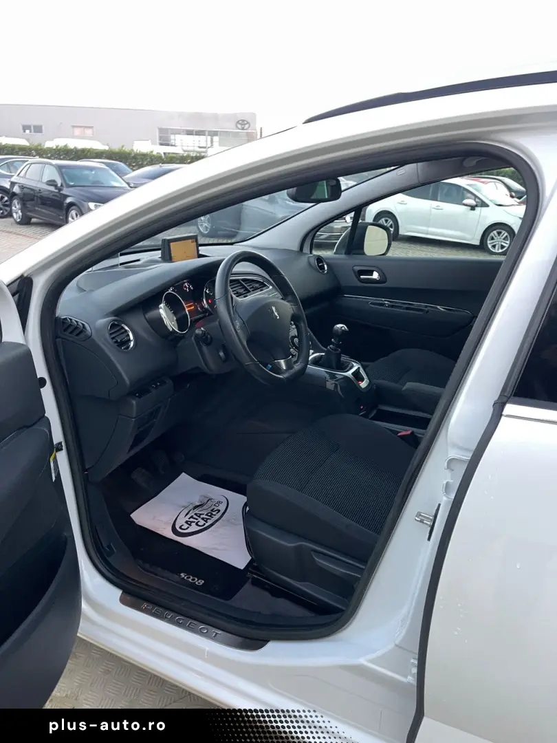 Peugeot 5008 2.0HDI  150CP  Panoramic  Navi  Head Up  Pilot
