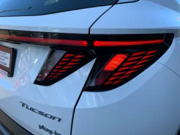 HYUNDAI TUCSON 1.6 T-GDI Trend Plug-In Hybrid 4WD el.HK