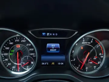 MERCEDES-BENZ CLA 45 AMG Coupé 4-Matic 7G DCT H&K Pano