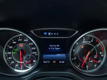 MERCEDES-BENZ CLA 45 AMG Coupé 4-Matic 7G DCT H&K Pano