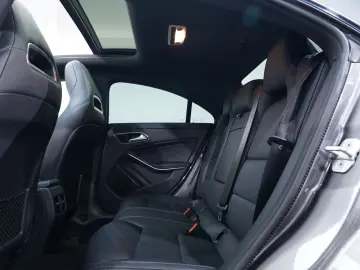 MERCEDES-BENZ CLA 45 AMG Coupé 4-Matic 7G DCT H&K Pano