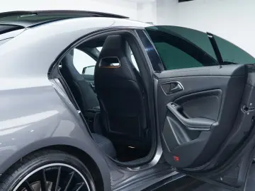 MERCEDES-BENZ CLA 45 AMG Coupé 4-Matic 7G DCT H&K Pano